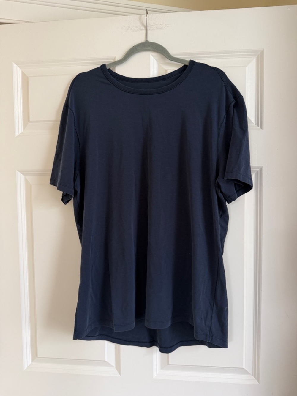 lululemon athletica Men's Navy Short Sleeve Crew Tee